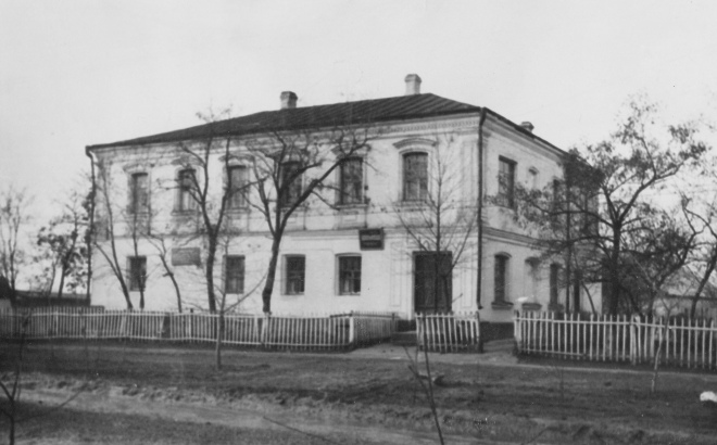 Будинок купця Соловйова в Злинцi. В пiдвалi цього будинку червонi тримали злинчан