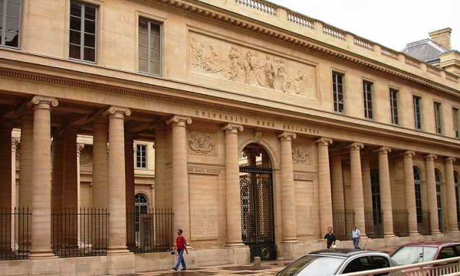 Один з корпусів медичного факультету Паризького університету. Сучасне фото