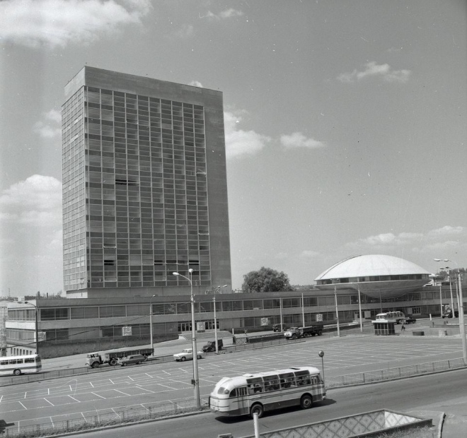 Вигляд будівлі у 1973 році