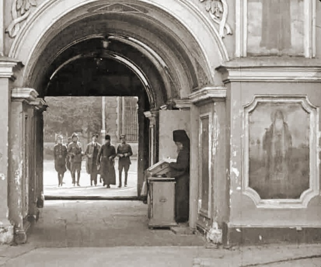 Офіцери Війська Польського відвідують Лавру. 1920 рік