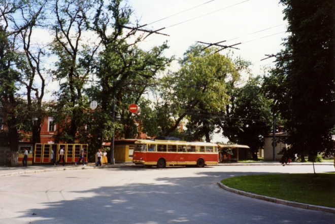 Кінцева тролейбуса № 20 біля Києво-Печерської Лаври. 1985 рік