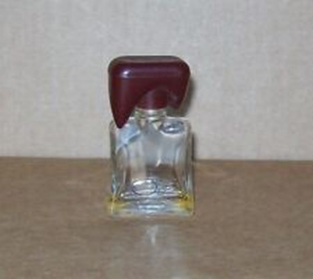 Пляшечка з-під парфумів J'ai Ose. Продається на ebay 