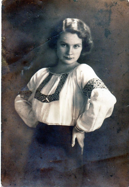 Галина Андриїшина, мама Ольги Янкевич, 1935 рік