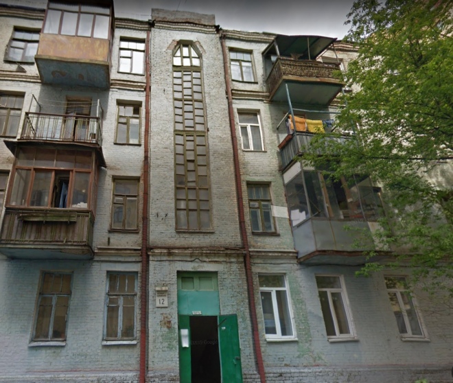 Модерний будинок на Полтавській, 12 доживає свої останні роки