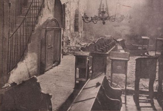 Розгромлена львівська синагога