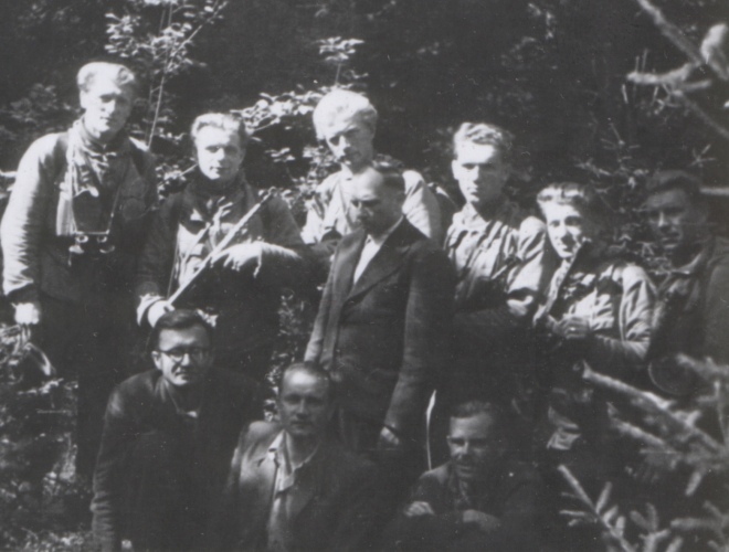 Бандера та кур'єри, яких від ЗЧ ОУН відправлялися в Україну, фото 1950-х рр.