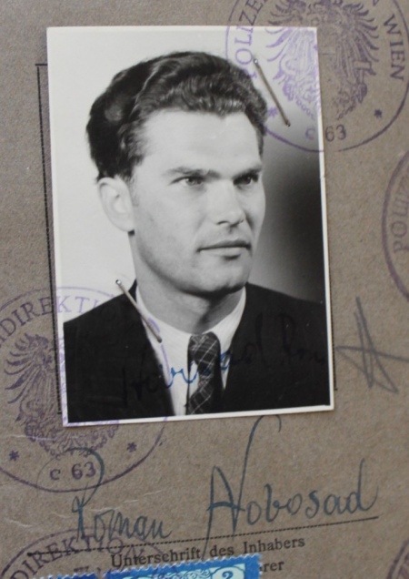 Роман Новосад, фото з посвідчення особи, 1946