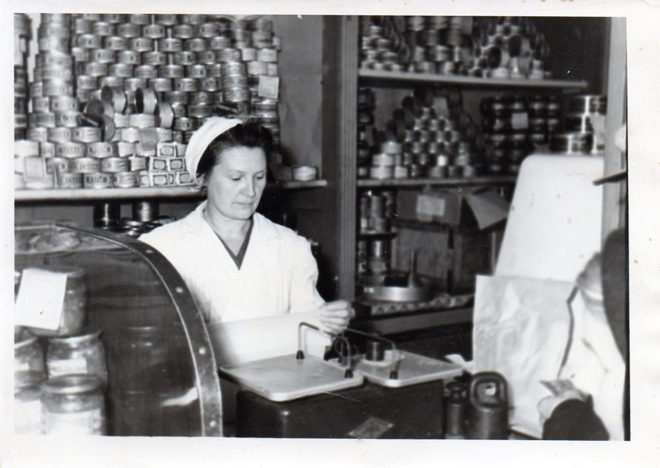 Одне з місць роботи Галини Андриїшиної на спецпоселенні – місцевий магазин, 1959 рік