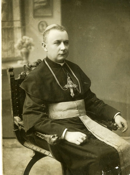 Блаженний священномученик, єпископ Станіславівський Григорій Хомишин