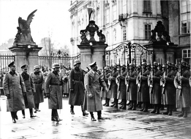 Адольф Гітлер на Празькому Граді, березень 1939 року