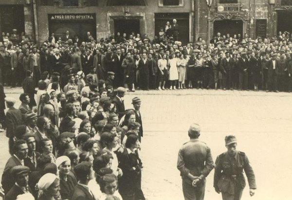 Львів, Площа Ринок, 30 червня 1941 року    