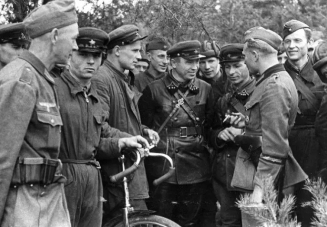 Ці вояки точно знають, куди поділася Польща у вересні 1939 року