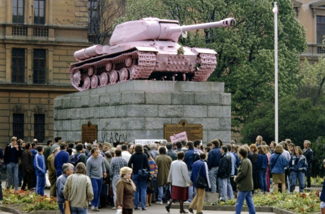 16 травня 1991 р. Площа перед Танком №23 стала ареною зборів та мітингів 