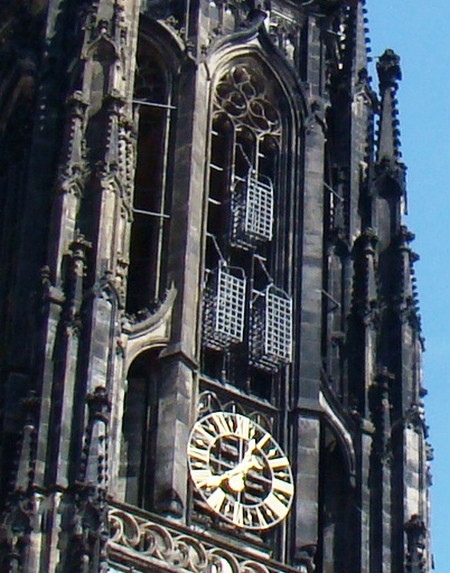Залізні клітки і досі висять на вежі церкви Святого Ламберта у Мюнстері
