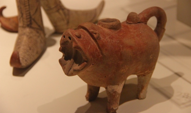 Фігурка хетської керамічної свині із Канішу, сучасна Туреччина