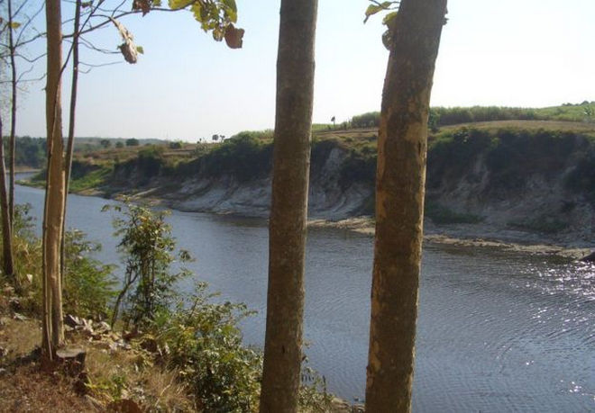 Місце розкопок на берегах річки Соло у центральній Яві
