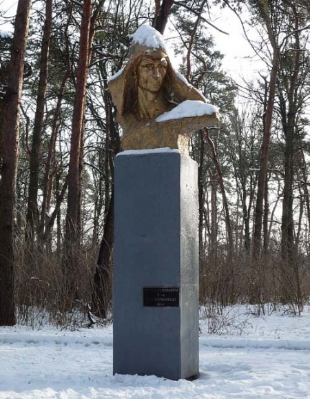 Пам'ятник комсомольцю у райцентрі Лохвиця